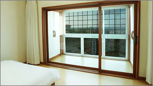 Coastway Pension Jeju 3*,