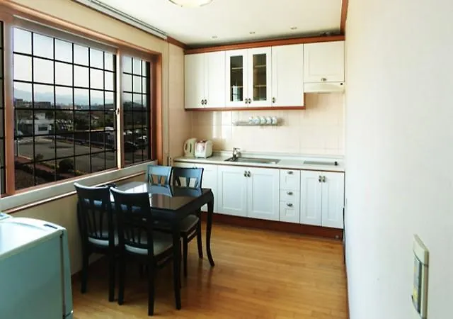 Coastway Pension Jeju 3*,